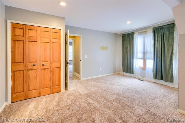 5475 Woodfield Parkway, Grand Blanc, MI 48439