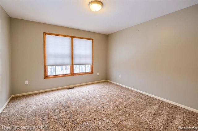 5475 Woodfield Parkway, Grand Blanc, MI 48439