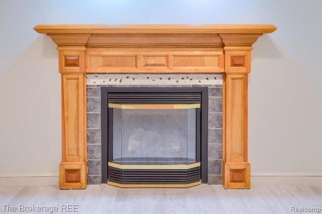 5475 Woodfield Parkway, Grand Blanc, MI 48439