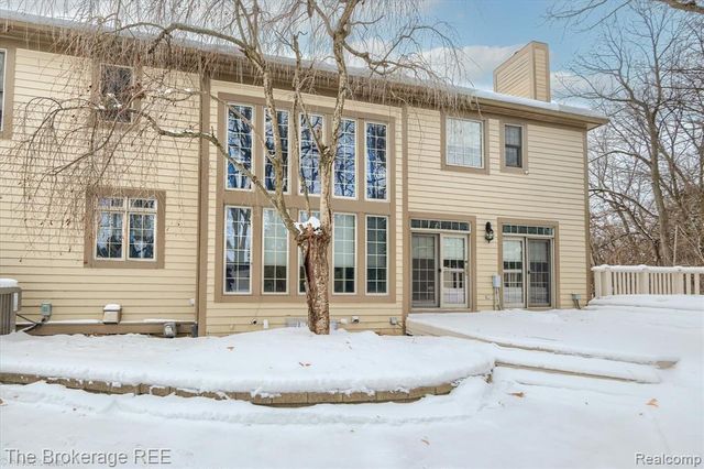 5475 Woodfield Parkway, Grand Blanc, MI 48439