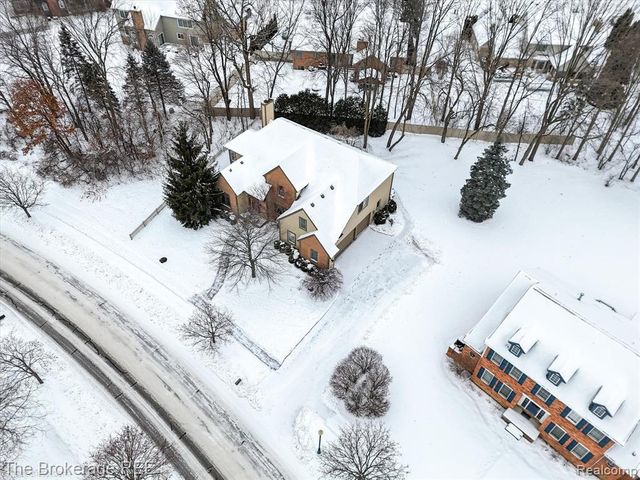 5475 Woodfield Parkway, Grand Blanc, MI 48439