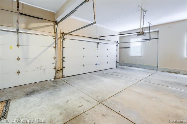 5475 Woodfield Parkway, Grand Blanc, MI 48439