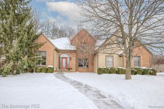 5475 Woodfield Parkway, Grand Blanc, MI 48439