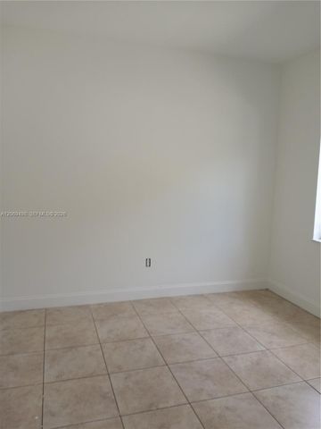 7427 NW 181st Terrace 7427, Hialeah, FL 33015