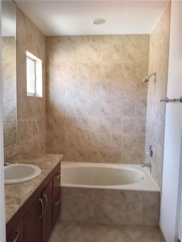 7427 NW 181st Terrace 7427, Hialeah, FL 33015
