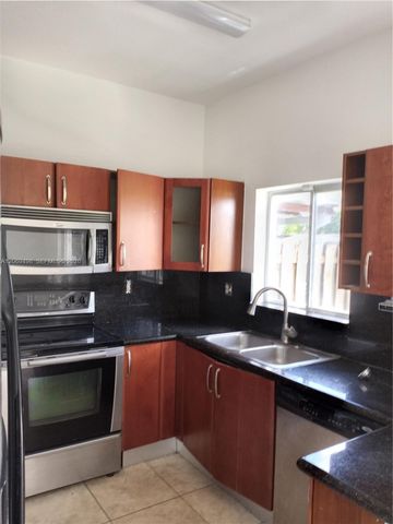 7427 NW 181st Terrace 7427, Hialeah, FL 33015