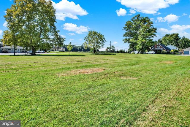 11 SOUTHWOOD RD, New Freedom, PA 17349
