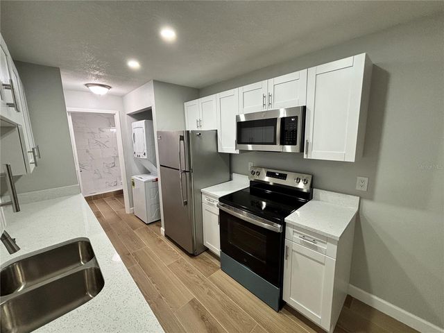 14025 VILLAGE VIEW DRIVE, Tampa, FL 33624