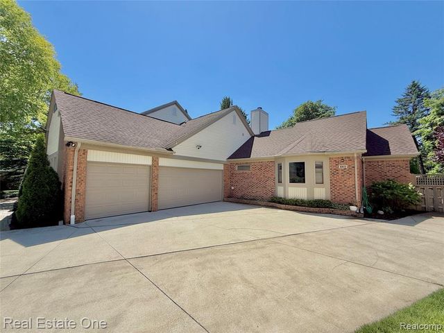 863 Superior Drive, Troy, MI 48084