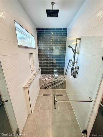 863 Superior Drive, Troy, MI 48084