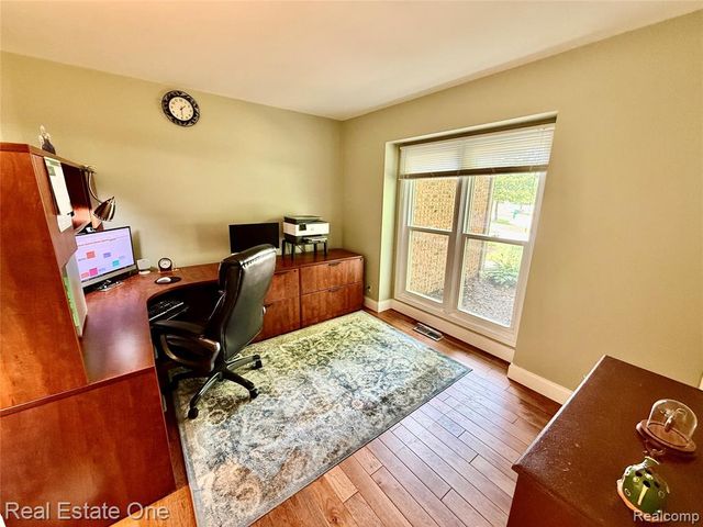 863 Superior Drive, Troy, MI 48084