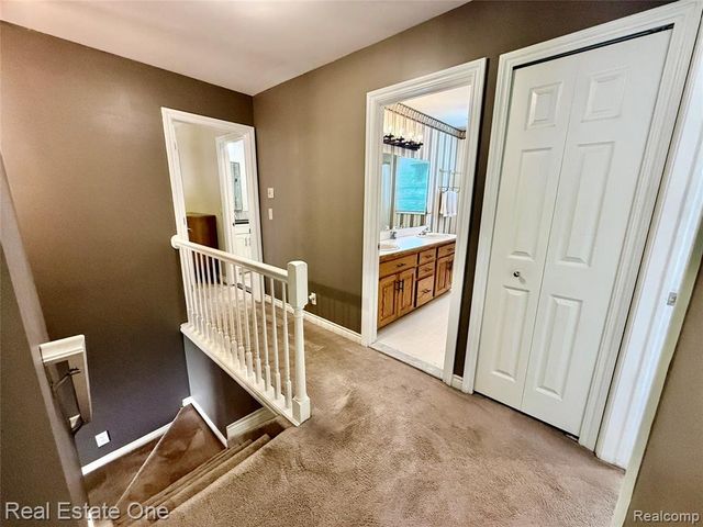 863 Superior Drive, Troy, MI 48084