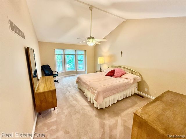 863 Superior Drive, Troy, MI 48084
