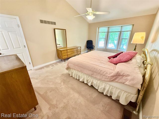 863 Superior Drive, Troy, MI 48084