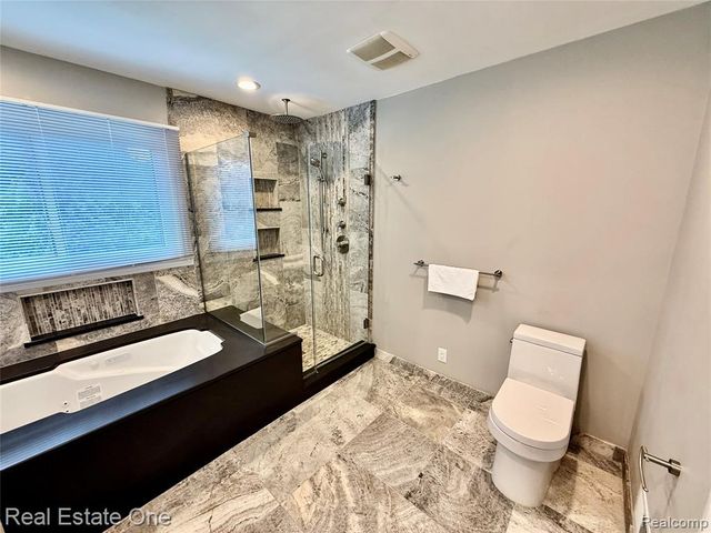 863 Superior Drive, Troy, MI 48084
