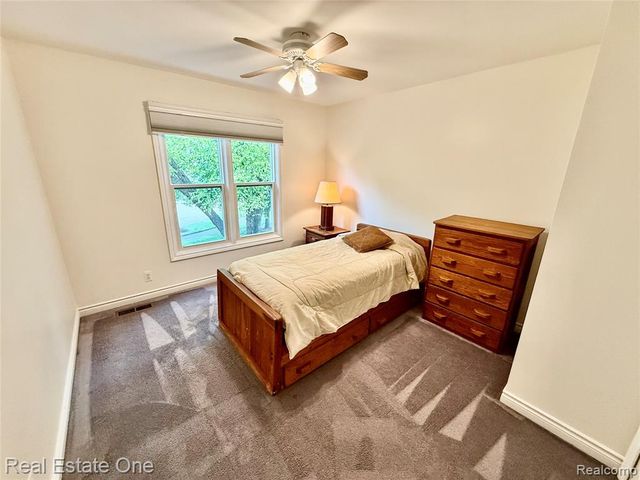 863 Superior Drive, Troy, MI 48084