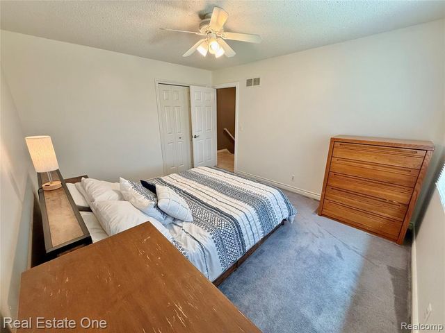 863 Superior Drive, Troy, MI 48084