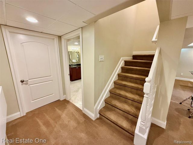 863 Superior Drive, Troy, MI 48084