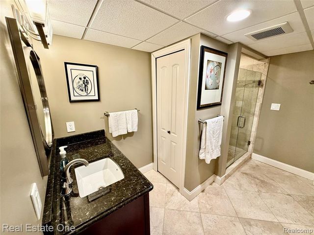 863 Superior Drive, Troy, MI 48084