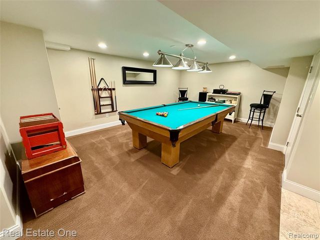 863 Superior Drive, Troy, MI 48084