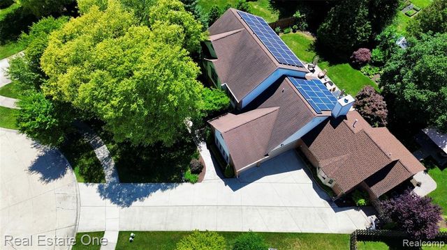 863 Superior Drive, Troy, MI 48084