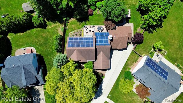 863 Superior Drive, Troy, MI 48084