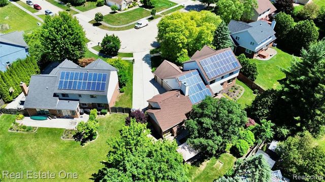 863 Superior Drive, Troy, MI 48084