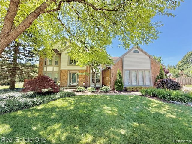 863 Superior Drive, Troy, MI 48084