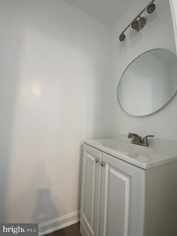 1201 DILLON CT, Capitol Heights, MD 20743