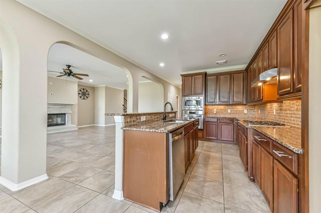 2425 Harbor Chase Drive, Pearland, TX 77584