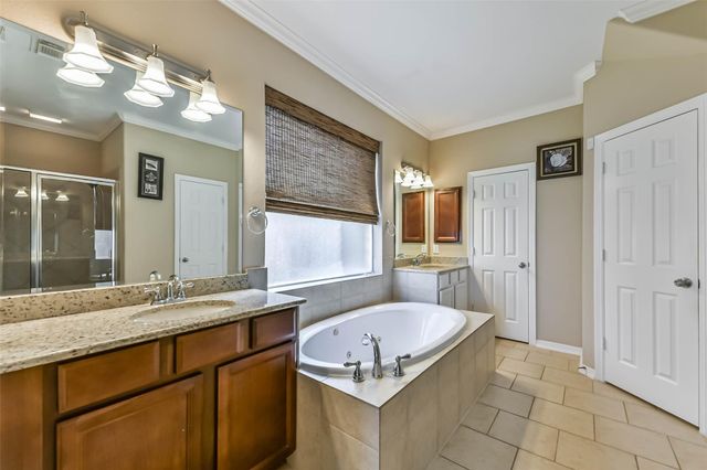 2425 Harbor Chase Drive, Pearland, TX 77584