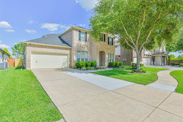 2425 Harbor Chase Drive, Pearland, TX 77584
