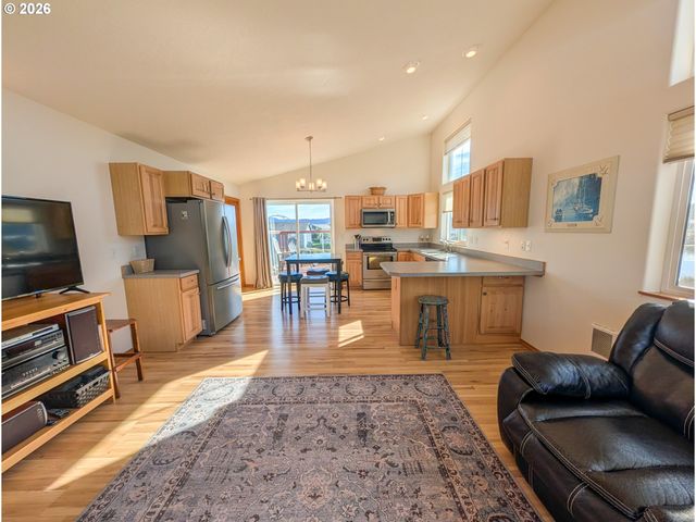 609 Nw OCEANIA Dr, Waldport, OR 97394