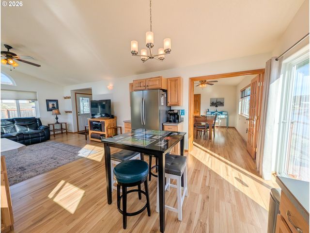 609 Nw OCEANIA Dr, Waldport, OR 97394