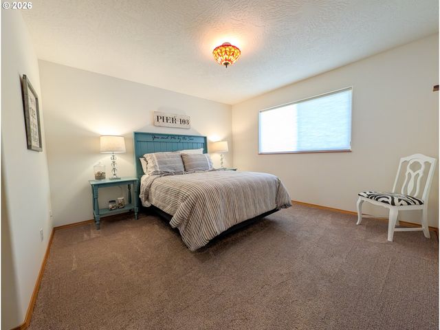 609 Nw OCEANIA Dr, Waldport, OR 97394