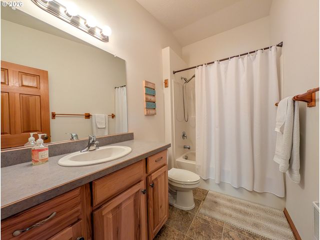 609 Nw OCEANIA Dr, Waldport, OR 97394