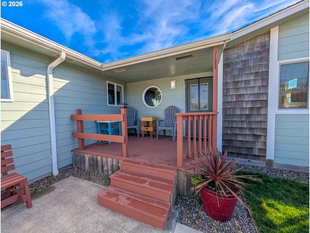 609 Nw OCEANIA Dr, Waldport, OR 97394