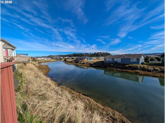 609 Nw OCEANIA Dr, Waldport, OR 97394