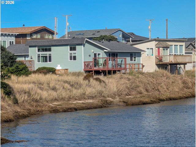 609 Nw OCEANIA Dr, Waldport, OR 97394