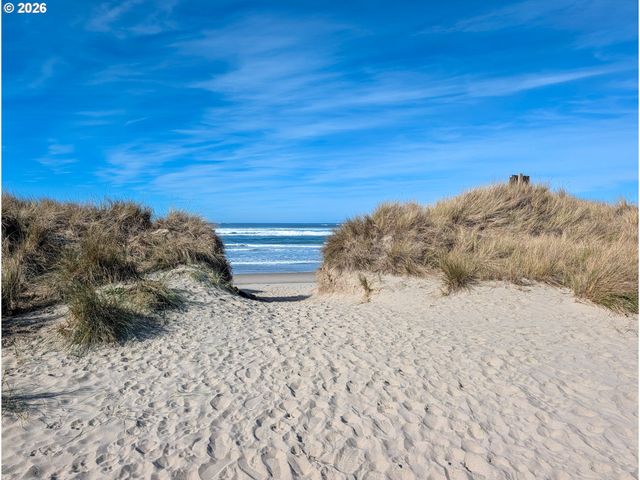 609 Nw OCEANIA Dr, Waldport, OR 97394