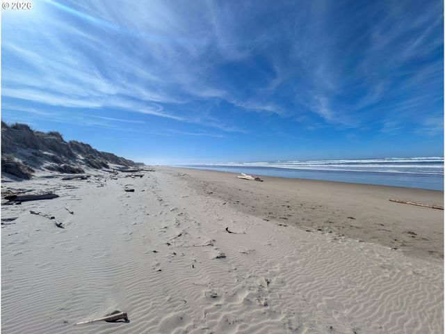 609 Nw OCEANIA Dr, Waldport, OR 97394