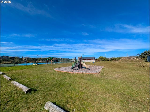 609 Nw OCEANIA Dr, Waldport, OR 97394