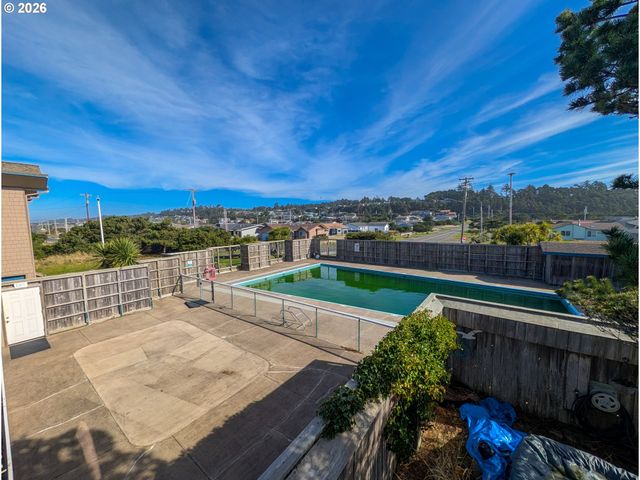 609 Nw OCEANIA Dr, Waldport, OR 97394