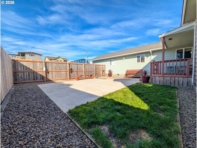 609 Nw OCEANIA Dr, Waldport, OR 97394