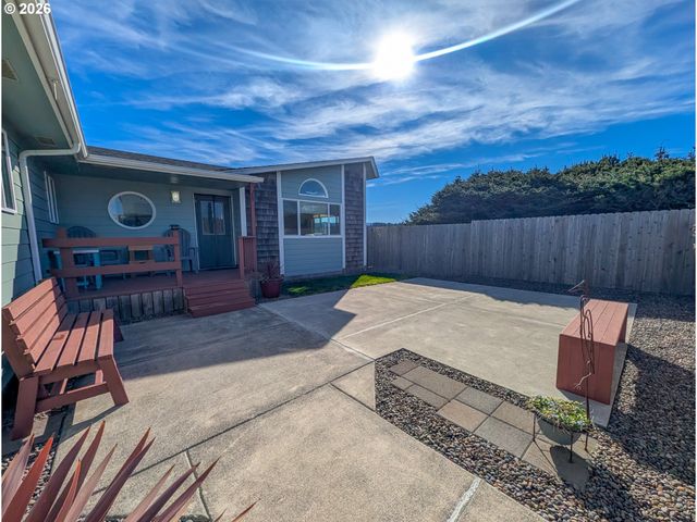 609 Nw OCEANIA Dr, Waldport, OR 97394