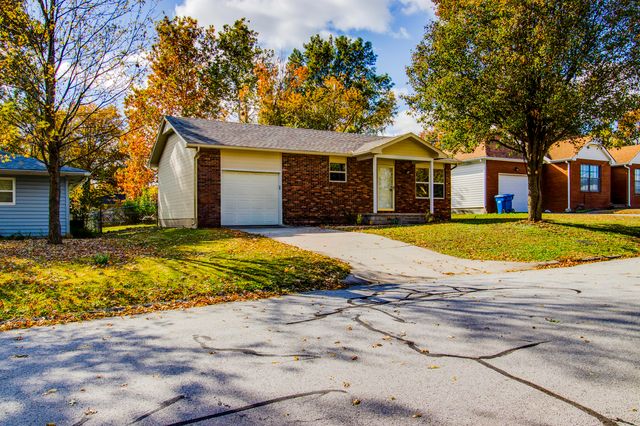 3020 W 15th Street, Joplin, MO 64801