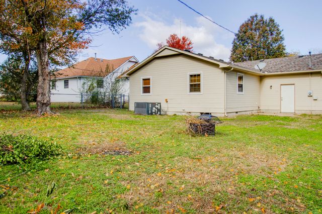 3020 W 15th Street, Joplin, MO 64801