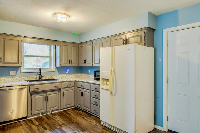 3020 W 15th Street, Joplin, MO 64801