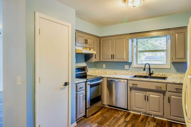 3020 W 15th Street, Joplin, MO 64801