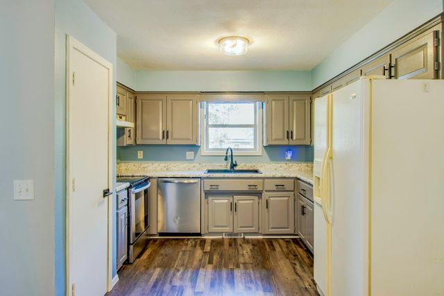 3020 W 15th Street, Joplin, MO 64801